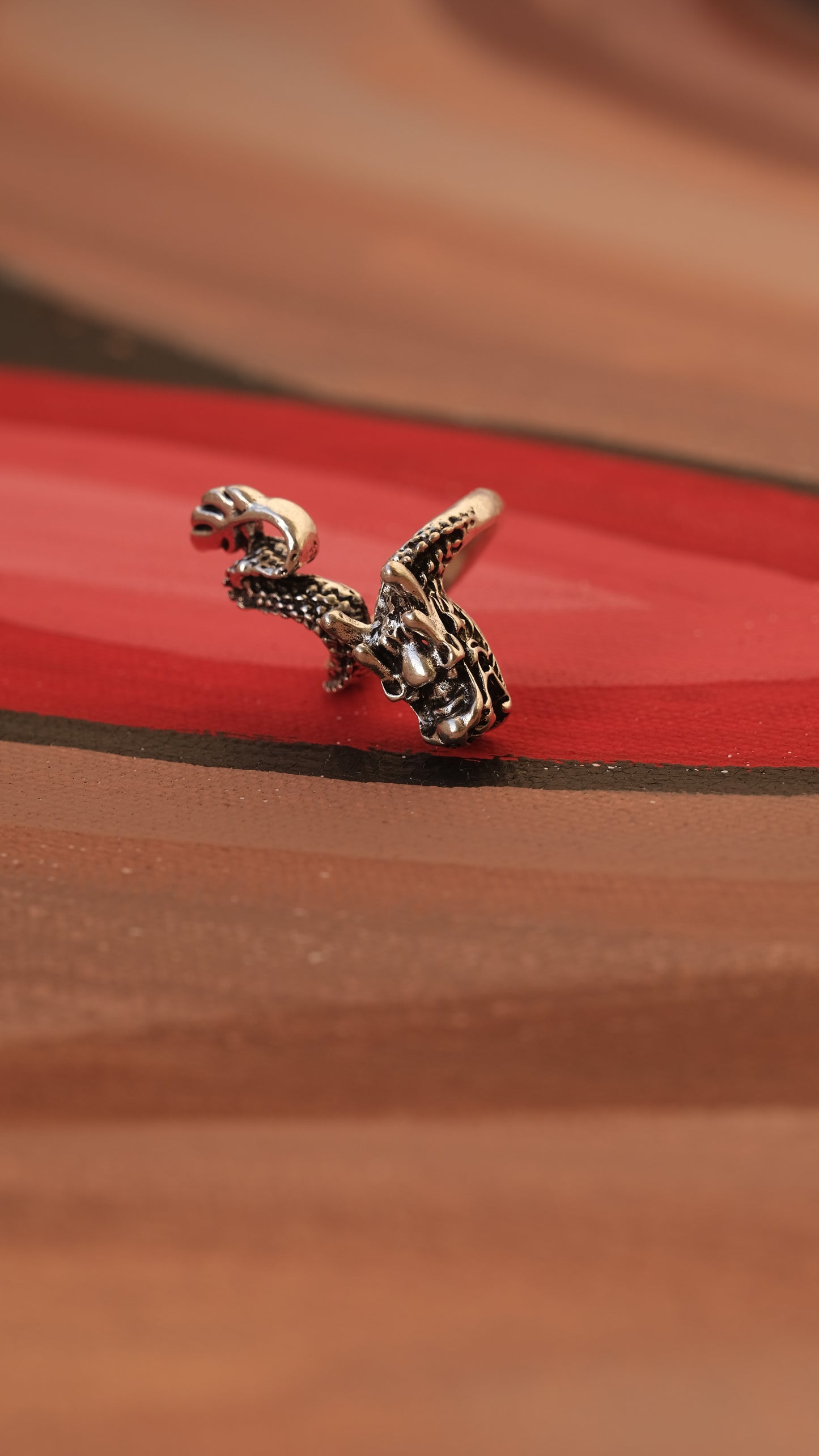 Y2K Dragon pattered ring