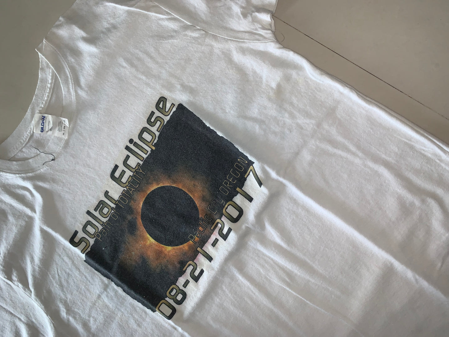VTG gildan solar eclipse tee