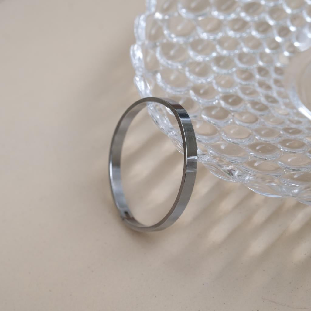 Basic Elegant silver kada