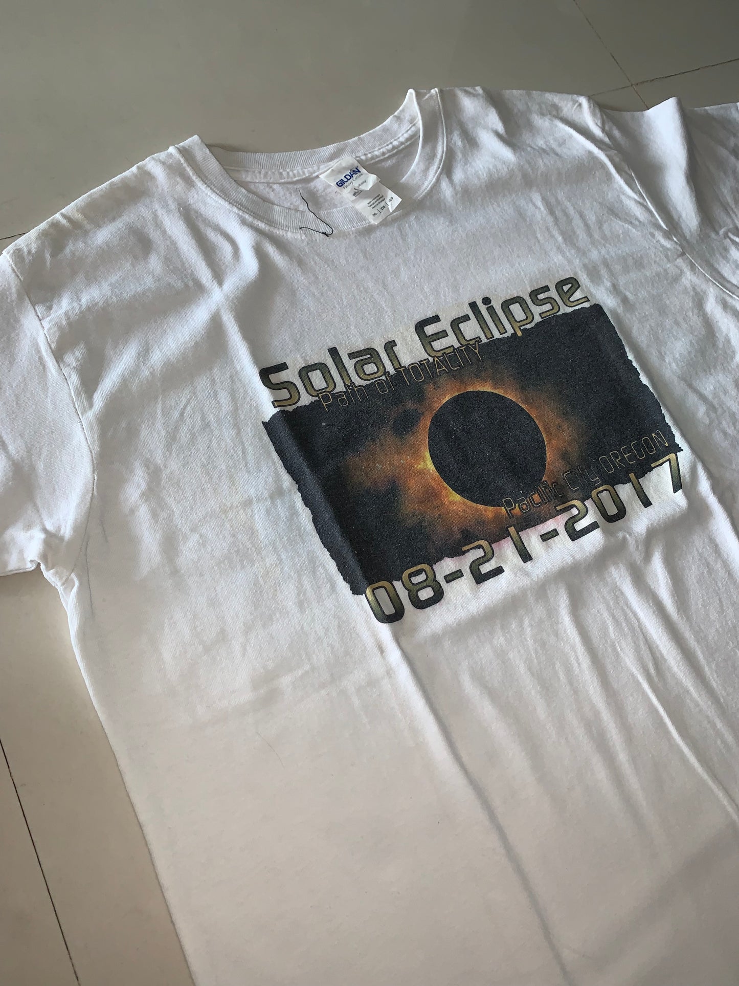VTG gildan solar eclipse tee