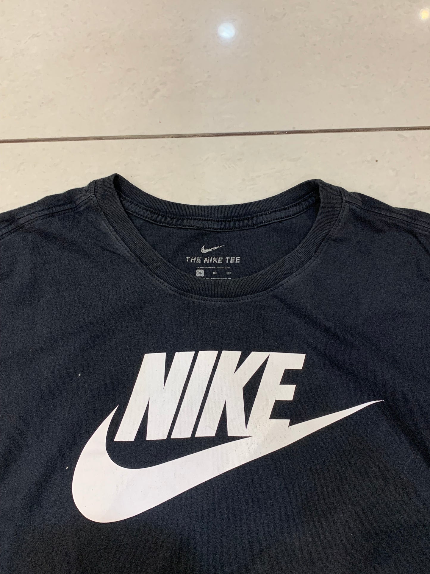 Nike spell out tee
